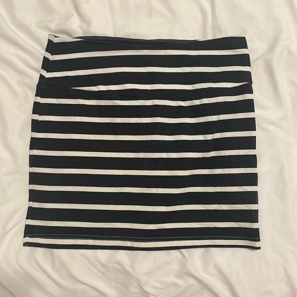 Beach Time skirt in a size small.